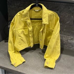 Cropped yellow jacket